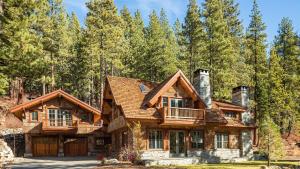 Hunter by AvantStay Award-Winning Riverfront Cabin 5 Minutes from Palisades