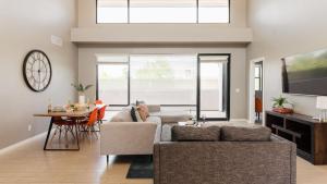 Ivory Buyout By AvantStay Two Home Buyout Near Old Town w Large Patio