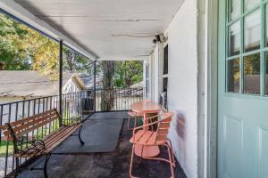 Comfortable 3BR Home Near Downtown
