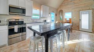 2 Homes Sleeps 16 Shared PoolBoat Dock Laguna Village Serenity by AvantStay