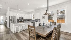 Clear Sky by AvantStay Sleeps 20 5 Min Walk to the Beach