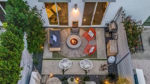 Zanjero by AvantStay Mins from Downtown Palm Springs Private Terrace Shared Pool