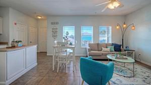 2 Condos for 14 Guests at Costa Bahia Pool Minutes to Beach Pet-Friendly