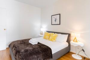Comfortable Loft Living in Footscray
