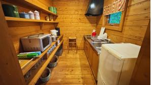 山中湖の森に囲まれた湖畔のログハウス #一棟貸切 #グループ旅行や家族旅行におすすめ #ペット同伴可 #広々リビング #サウナでととのう #山中湖 #pheasant102