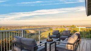 Stunning Escape • Hot Tub Panoramic View Prime Location Hilltop by AvantStay