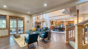 Grays Crossing by AvantStay Stunning 4BDR Cabin