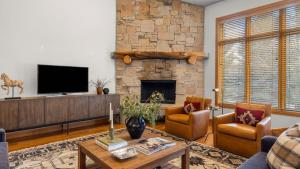 Conifer by AvantStay Secluded Cabin Amongst the Trees w Hot Tub