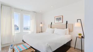 2 Coastal Studios at Cayucus Beach Access Ocean Views