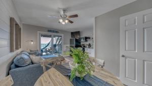 Weekender by AvantStay Gorgeous BEACH FRONT Home w Ocean View