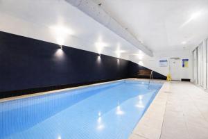 Comfortable Loft Living in Footscray