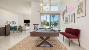 Sleeps 40 3 Luxe Villas next to Empire Polo Club Putting Green Pickleball
