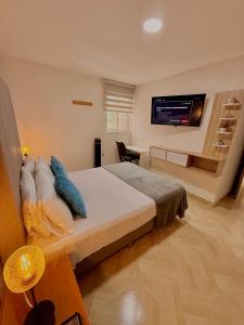 Piso13 Sabaneta, apartment, Parking, Pool & with club in the sky!