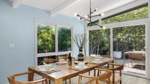 Stone Lagoon by AvantStay Steps to the Beach Backyard Oasis