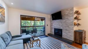 Walk to Lake DiningShops 5mins to Ski Resort Incline Paradise by AvantStay