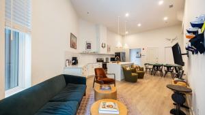 Sleeps 24 Rooftop Game Room Outdoor Spaces Just 10 Min to Broadway Outrider by AvantStay