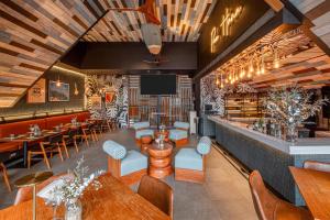 OUTRIGGER Surin Beach Resort