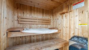 Luxe 8000 sqft w 2 Pools Sauna Putting Green Game Room Alta Vista Estate