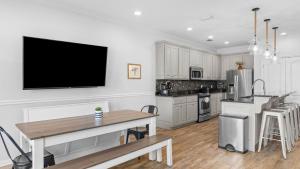 Southfields Retreat 4BR Getaway Near Laguna Beach Carillon Pier Park