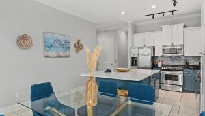 Tidal Charm by AvantStay Walk to Beach Community Pool Balcony Ocean Views