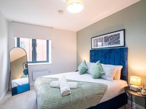 2BR River View Leeds Dock Apartment l Free Parking