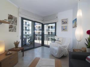 Espectacular apartamento con piscina y parking en LEscala - HISP-7-31