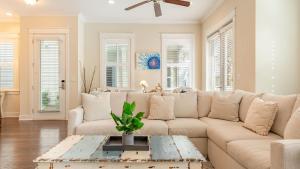 Emerald Gem by AvantStay Pool Access 3mins to Beach