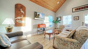 Group Getaway w Pool Boat Dock 2 Homes Laguna Village Retreat by AvantStay