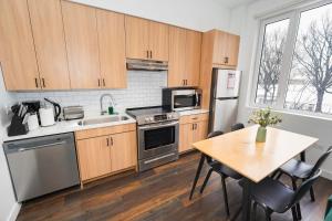 Stylish 4BR South Loop Stay Near McCormick Plaza