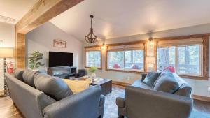 Washoe Way by AvantStay Luxury Tahoe Retreat A Location w Beach Access