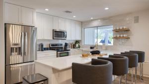 Sol Vista Private Oasis w Pool Putting Green and Prime Location