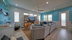 Sleeps 22 2 Homes Priv Pool Putting Green Bar Deck Prime Port A Location