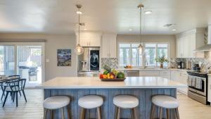 Near Camelback Mtn Old Town Trails Golf Spas w Pool Hot Tub Camelback Casa by AvantStay