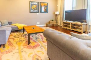 6BR-4BA 4-Floor Home Sleeping 17 ABODEbucks