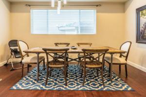 4BR-3BA CWE Location Rooftop Deck ABODEbucks