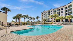 504 Summerhouse by AvantStay Ocean Front Condo w Community Pool Access
