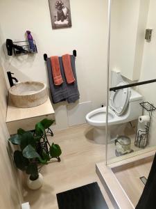 Comfort guest room near everything