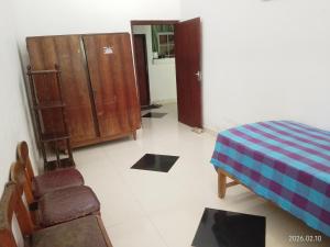 Budget Solo Studio with Kitchen