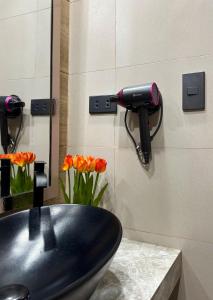 Big Yard & Garage - 550sqm Large-Group Friendly Home