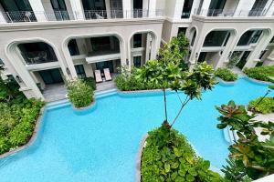 Title Legendary Pool view grand suite