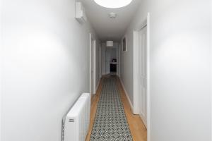 Central 3 Bedroom Flat w Parking