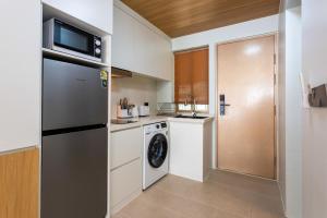 C269 Prime Location 1BR New Condo w Gym & Sauna