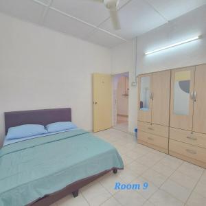 Spacious 9 Rooms house 23paxQbay MallSpice Arena