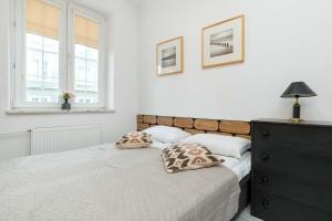 Old Town Heart of Gdańsk Apartments for Family & Friends by Noclegi Renters