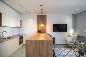 Stylish 2Bdr Apartament Magheru