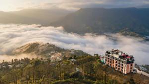 DeLaMont Sapa Hotel - Hill Serenity Retreat