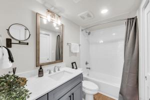 RG 2-3 DT Dallas l FIFA WORLD CUP READY l 5 Min from Love Field