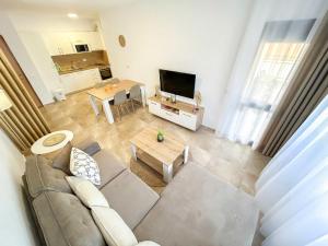 Pearl Coast Escape D48