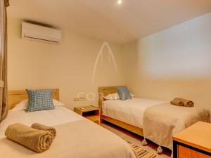 Ina - Ocean by Coralia - 4 Px