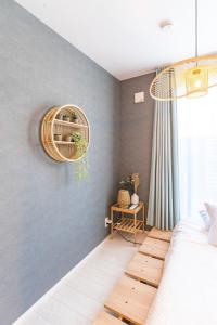 Spacious Skytree Stay, 8 Guests, Asakusa 11 mins, Modern Renovation, 8-min Walk to Station